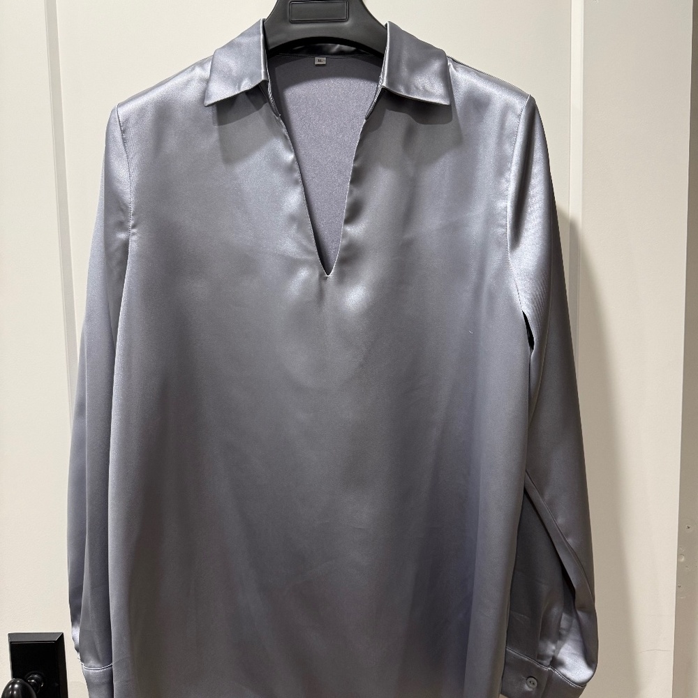 Poly charmeuse pull over top in slate blue size XL